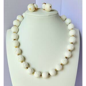 Monet Set Earrings Necklace Monkey Paw White Gold Clip-On